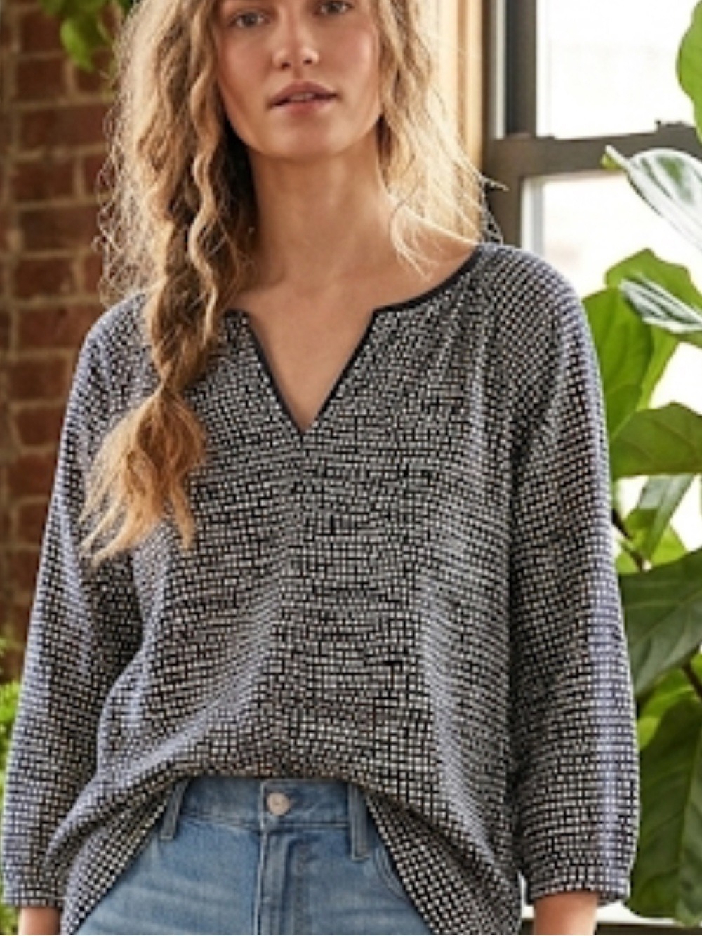 JCrew Women's Blue and White Patterned Top size xl cotton v neck